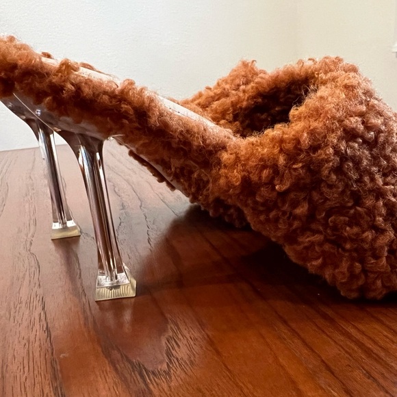 Chase & Chloe Teddy Sherpa Mule Heels | Size 7.5 | Trendy Sculptural Heel | NWOT - Picture 9 of 12